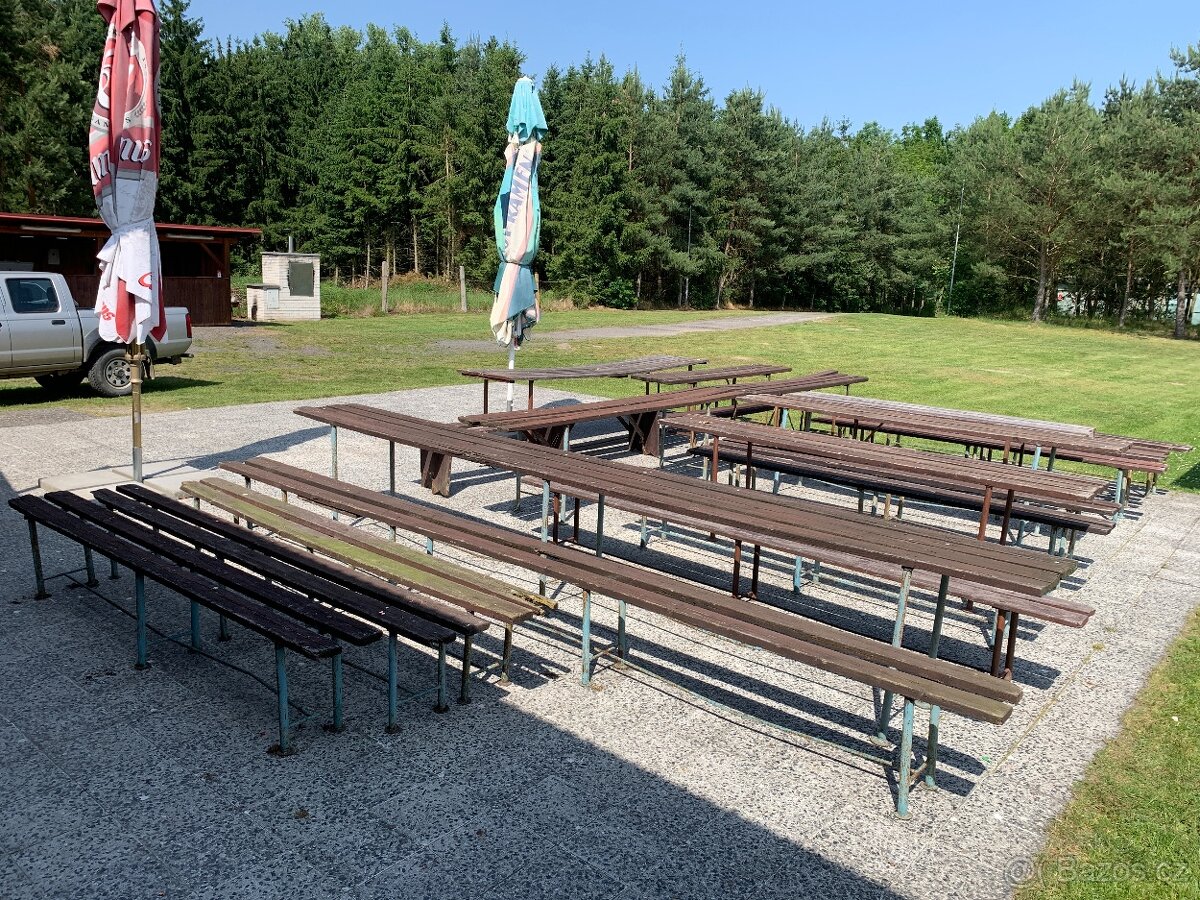 Zahradní lavice a stoly