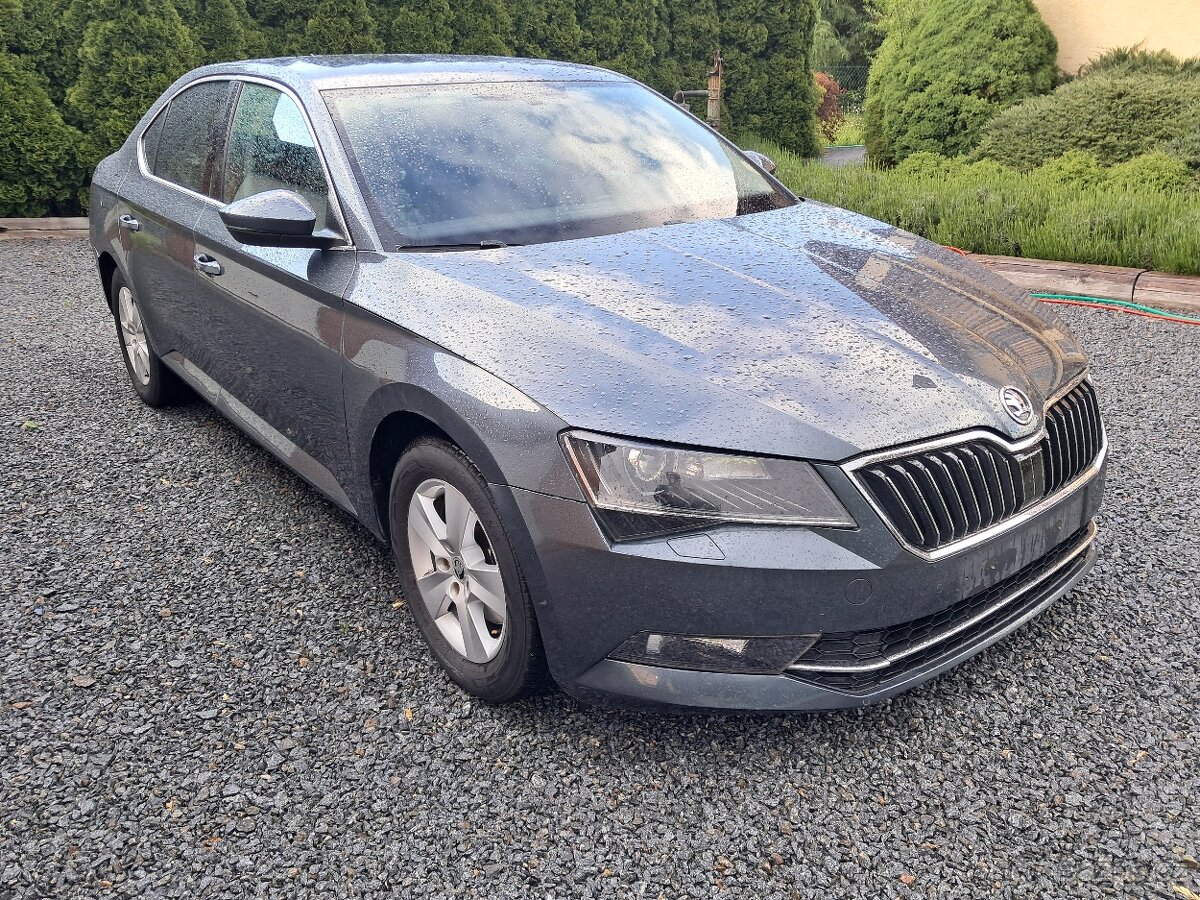 Škoda Superb 2.0 TDI XENON LED nová STK