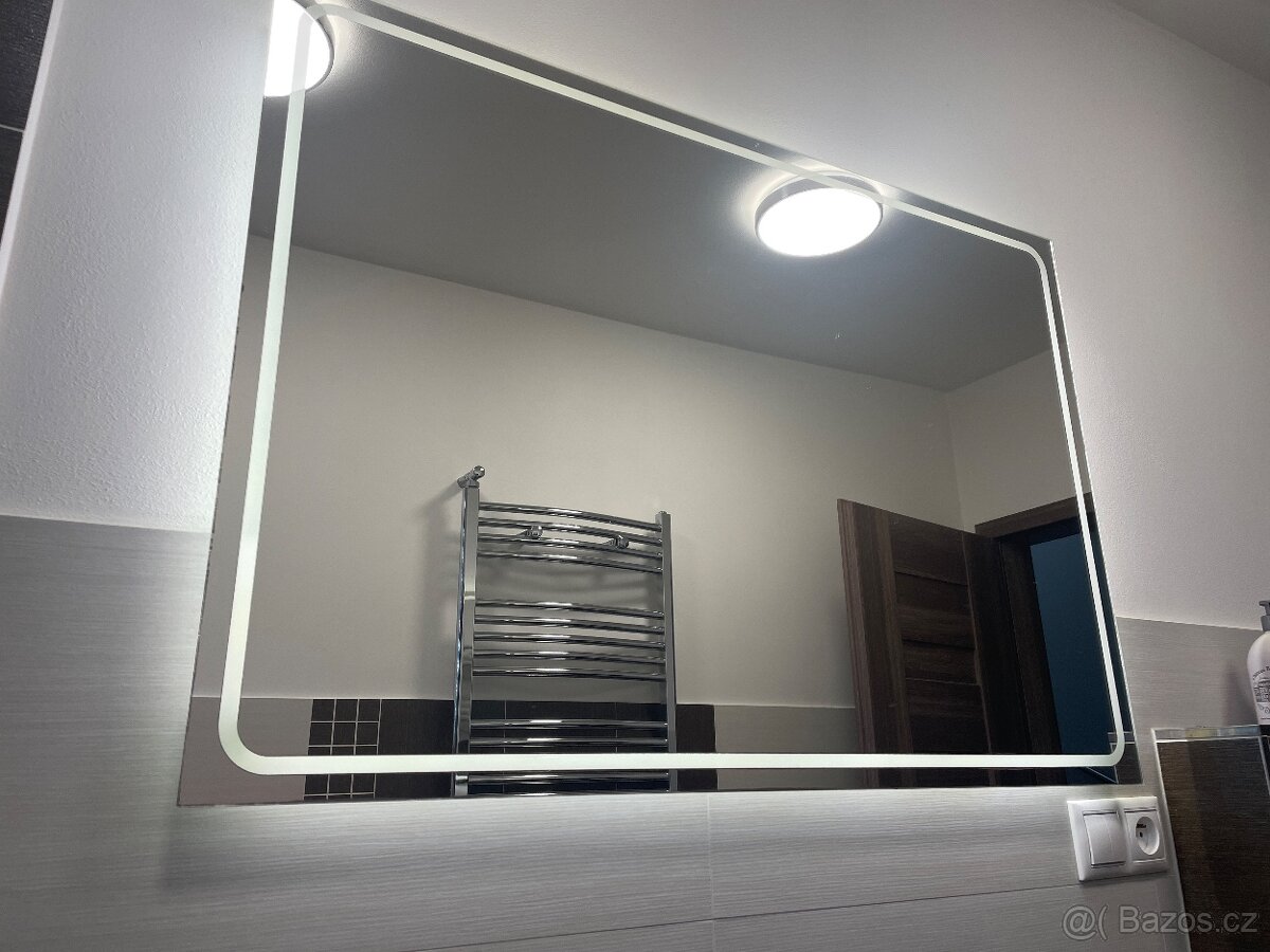 Zrcadlo do koupelny s Led 100x70x3,5