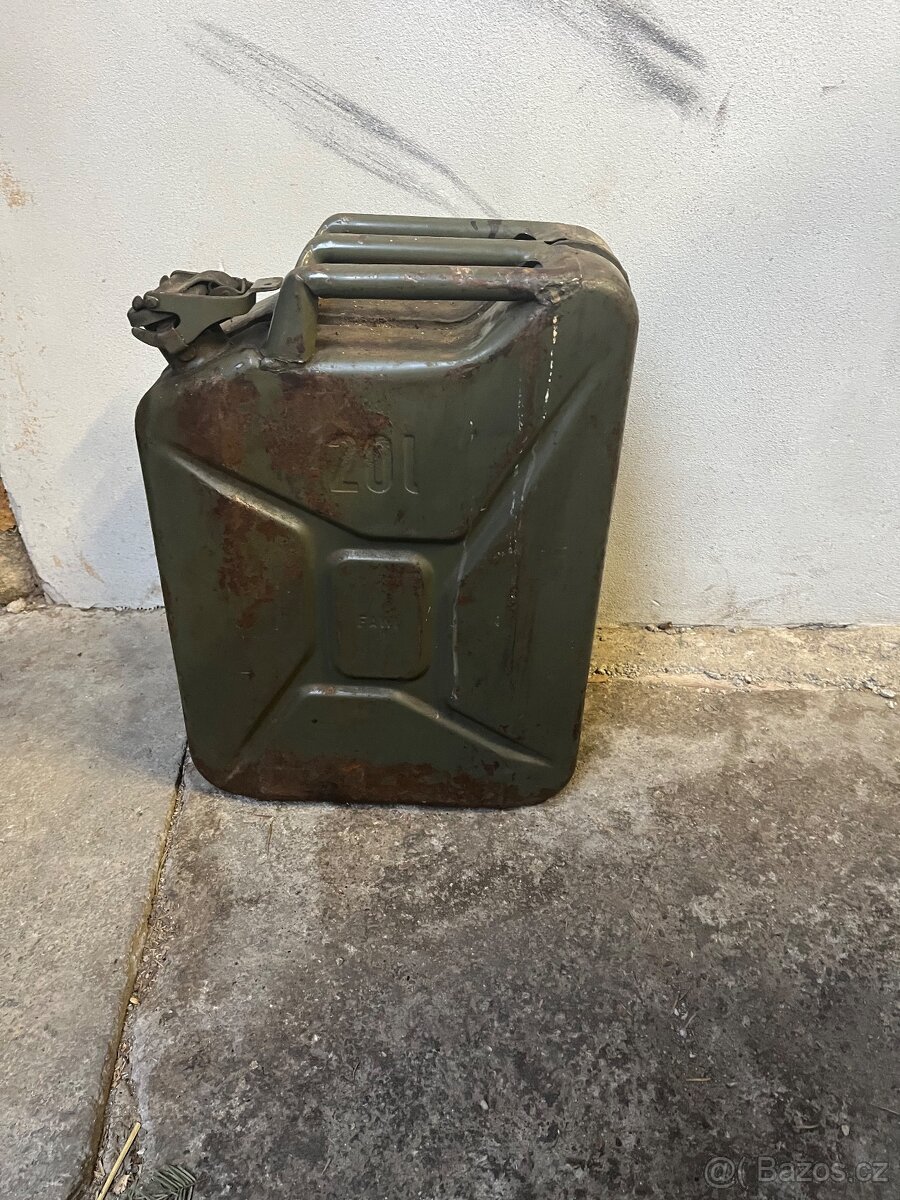 Prodam kanystry 20l