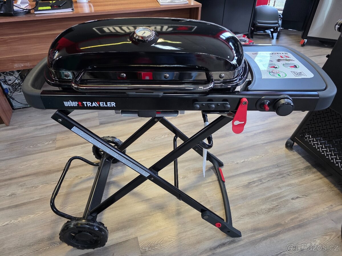 Weber Traveler - edice Stealth - VYSTAVENÝ KUS