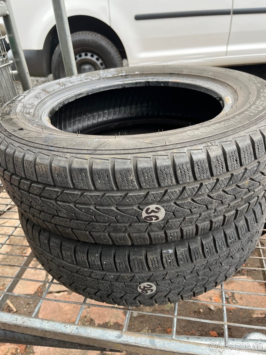 Č.36 Falken 165/70 R14 81T zimní 2ks