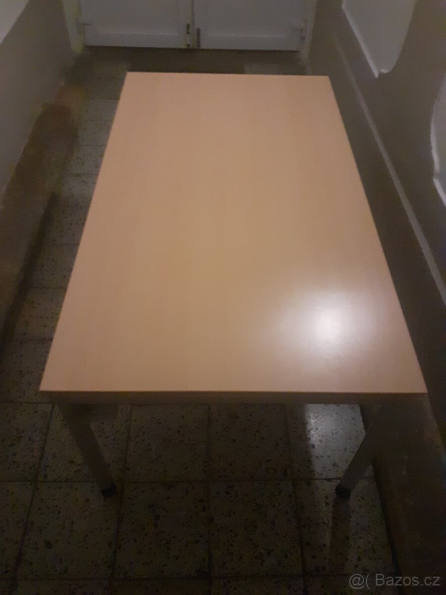 Prodám kancelářský psací stůl