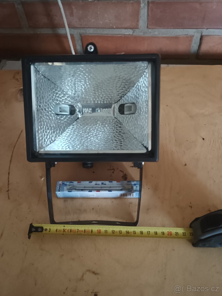 Venkovní reflektor - nový