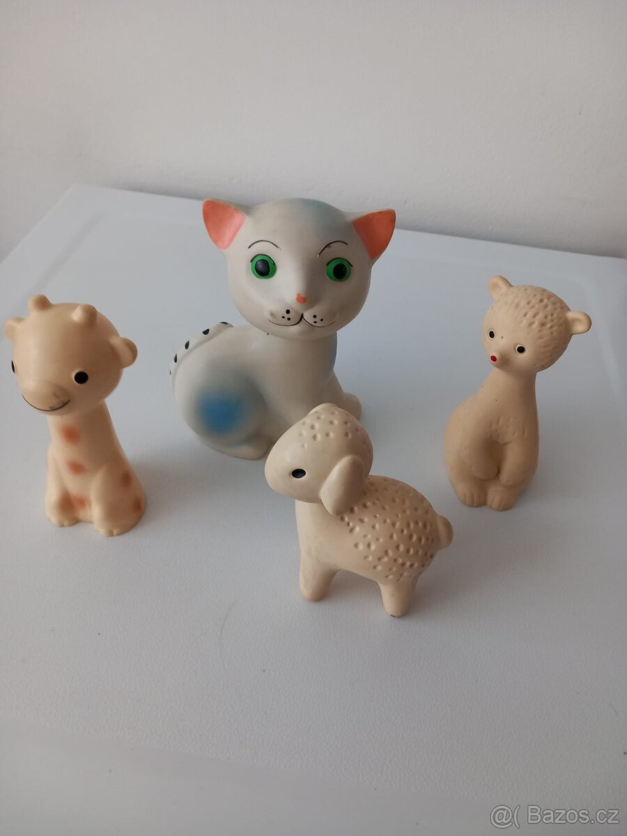 Staré gumové hračky