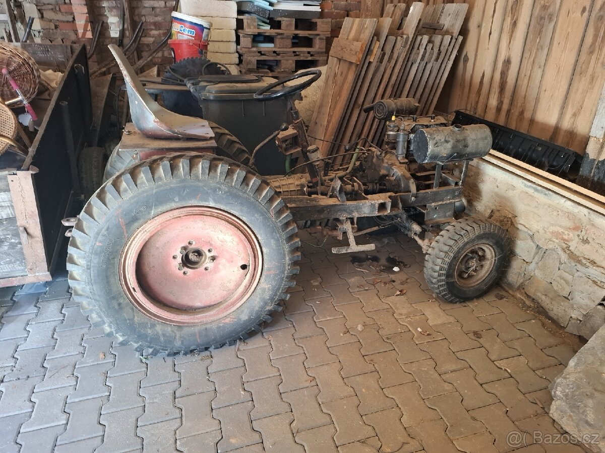 Traktůrek domácí výroby