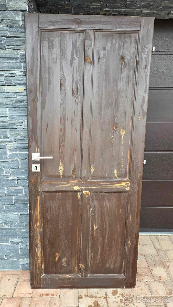 Dveře dřevěné