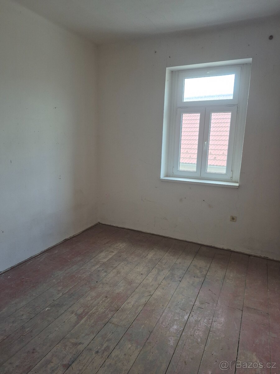 Pronájem skladu 19m2 Strančice, Praha-východ