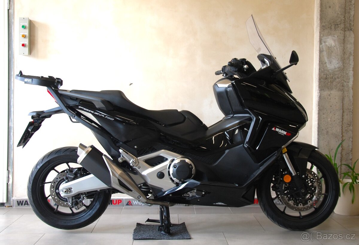 Honda Forza 750 - PŮVOD ČR,1.maj,DPH,serviska,krásný stav