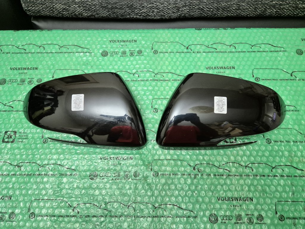 kryty vnějších zrcátek černé Kia Rio (YB) H8431ADE00BL