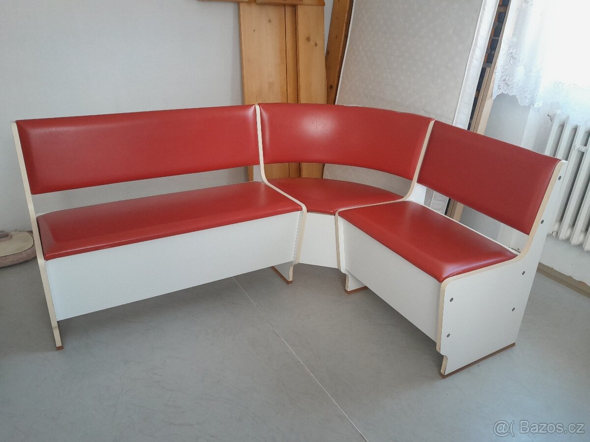 Rohová kuchyňská lavice