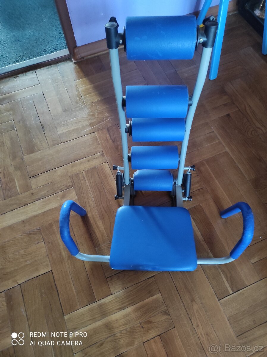 Posilovač břišních svalů