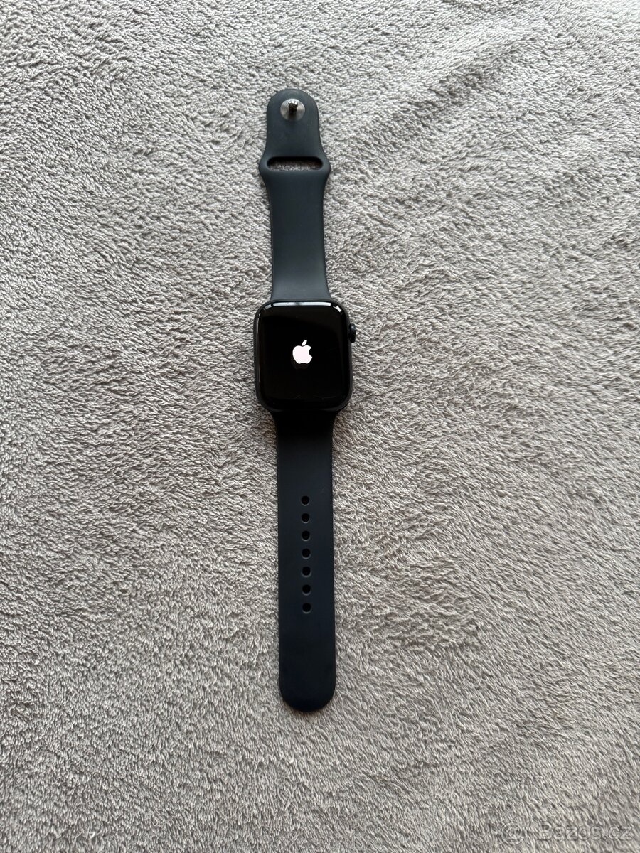 Apple Watch Series 7 45mm (GPS + Cellular) z hliníku