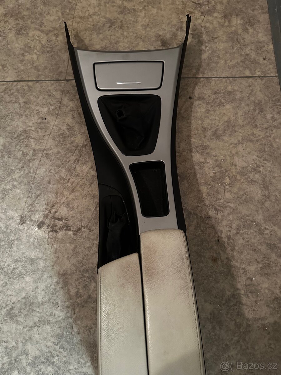 Středový panel BMW E90