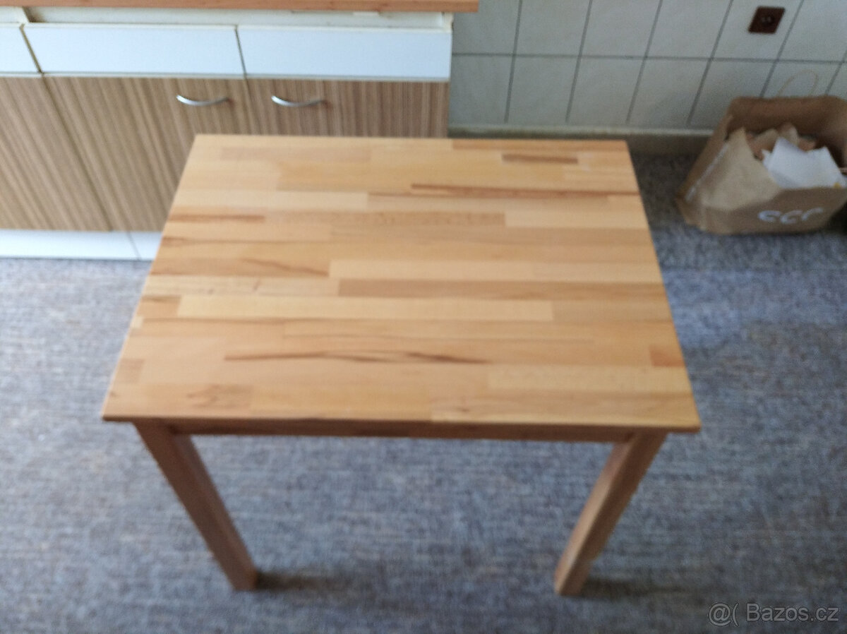 Stůl z masivu – 80×60x75 cm
