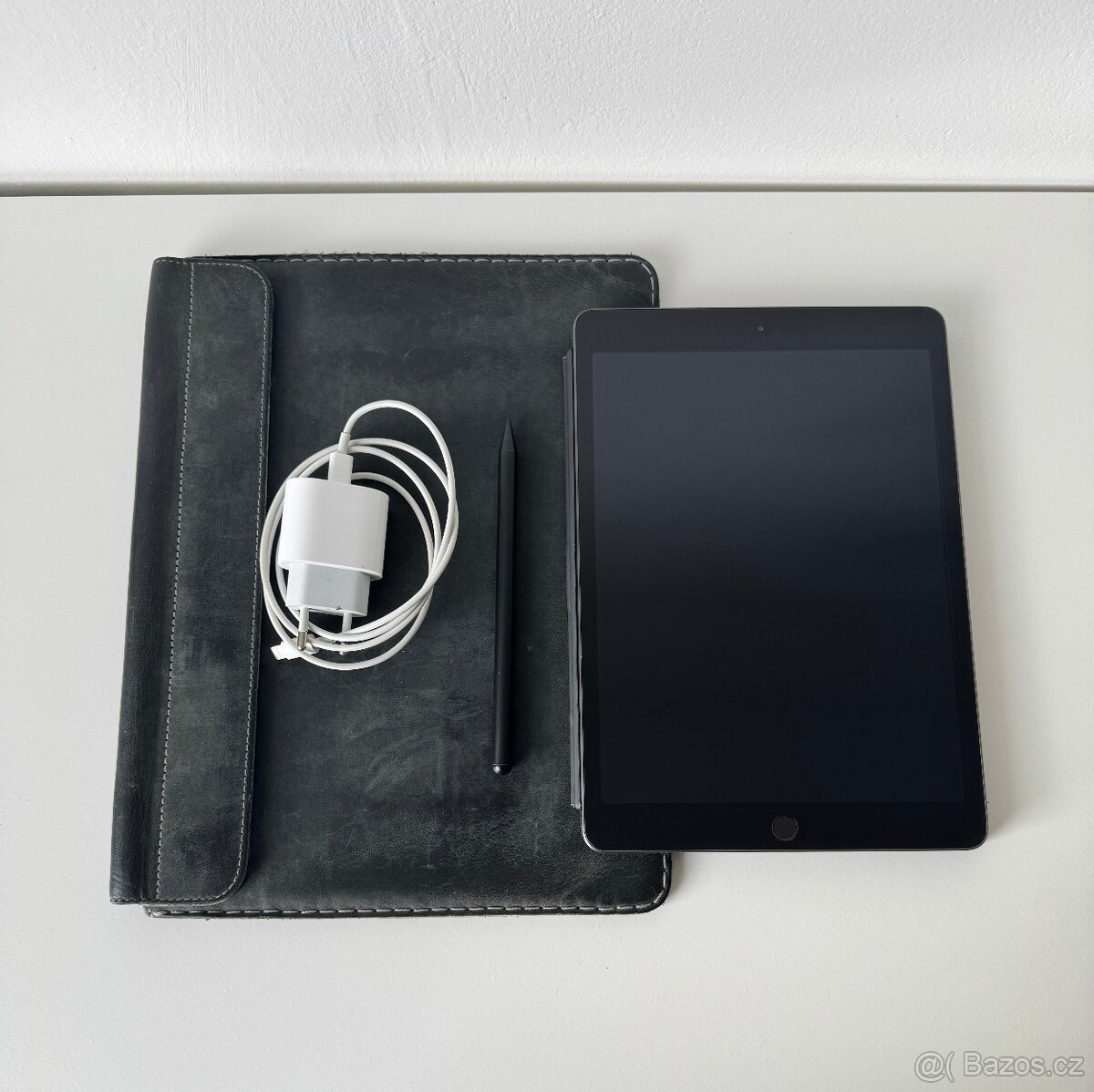 Apple iPad 2020 + příslušenství