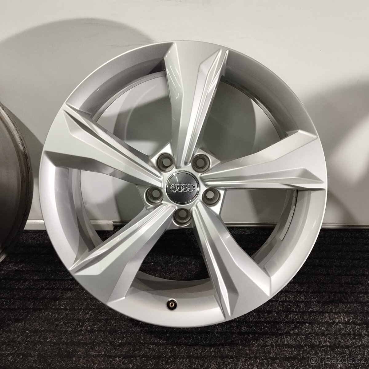 Disky na Audi RS4 7Jx19" ET34 5x112
