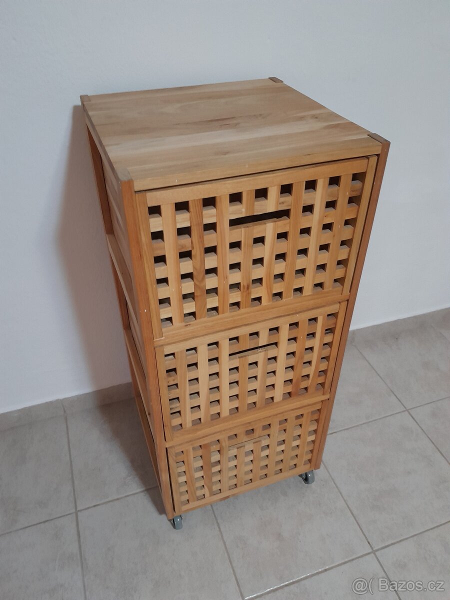 Koupelnová skříňka