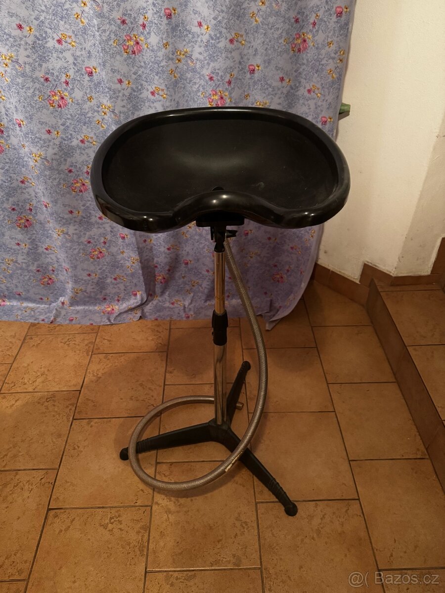 Kadeřnická přenosná mycí mísa