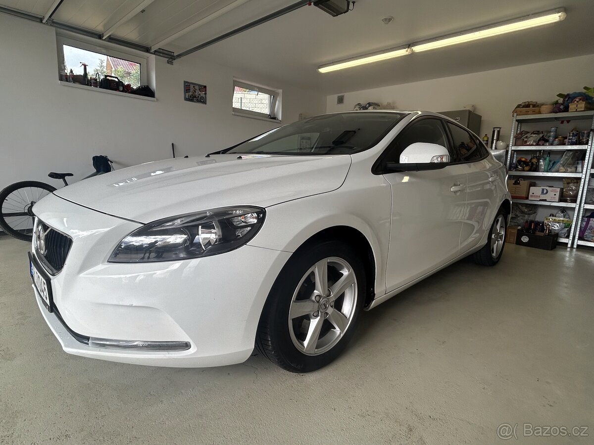 Volvo V40 2.0 benzin 90kw 59.000Km