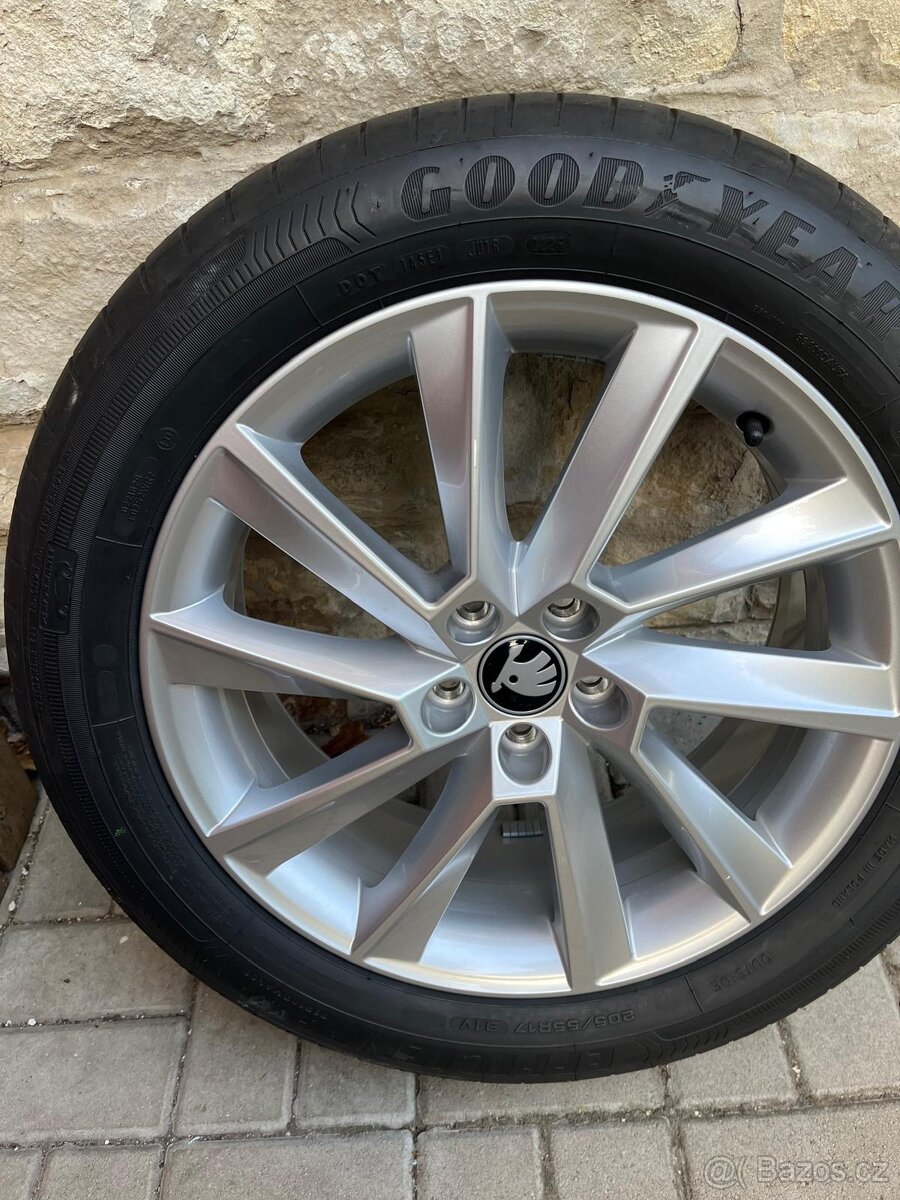 Letní sada Škoda Kamiq 5x100 R17