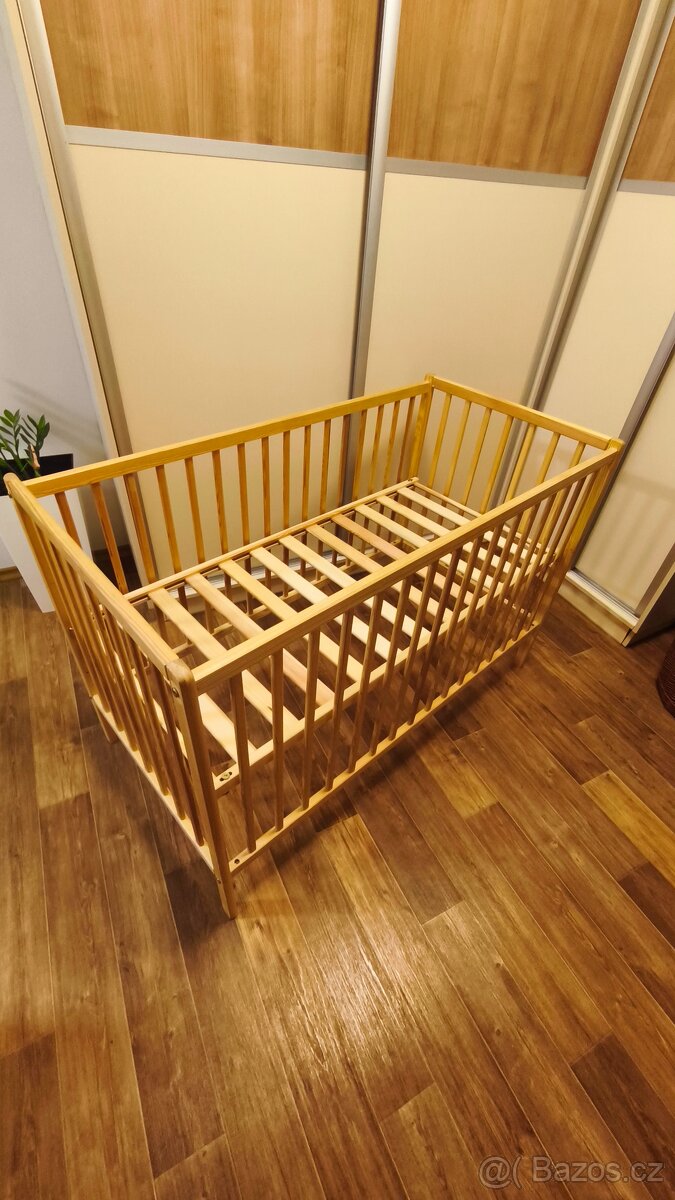 Dětská postýlka s madrací