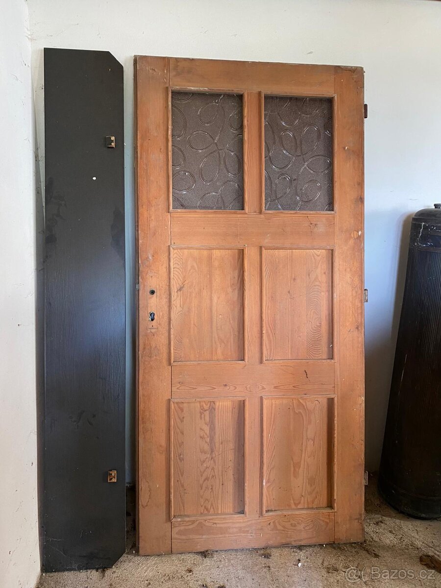Dřevěné dveře