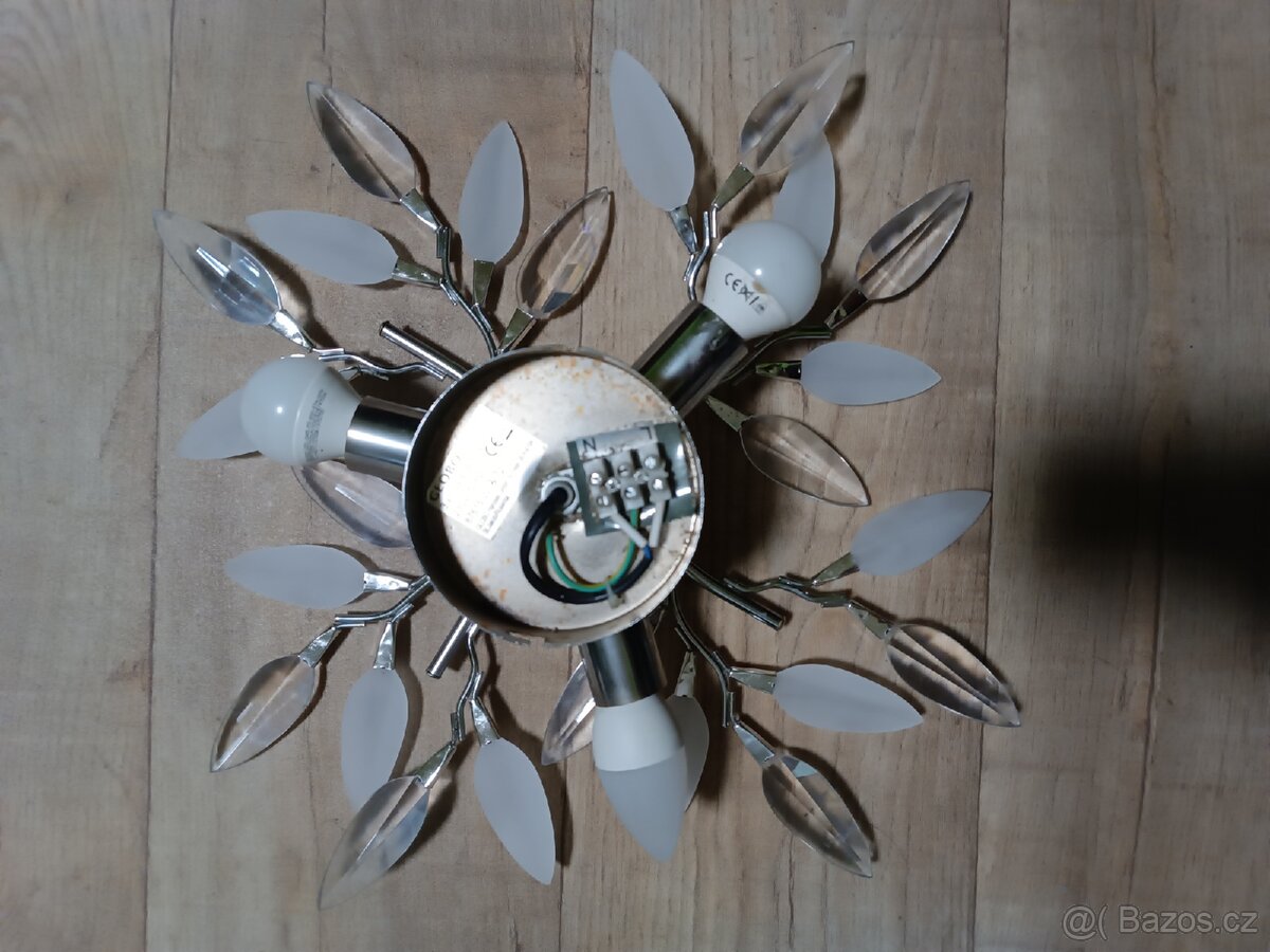 Chromový Lustr - Lístky