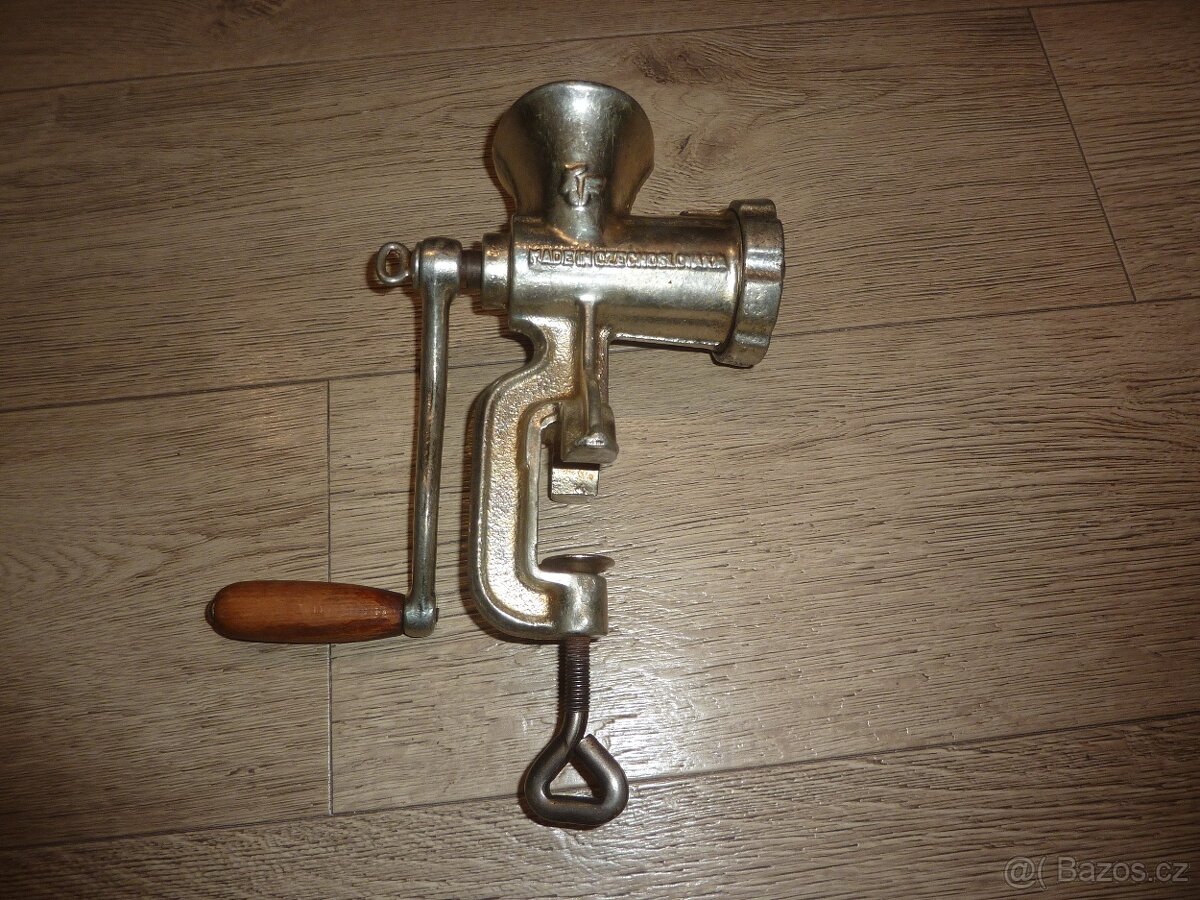 Starý mlýnek na maso SFINX vel.5