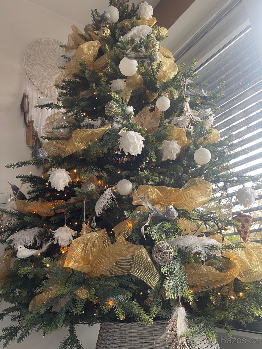 Umělý vánočním stromecek