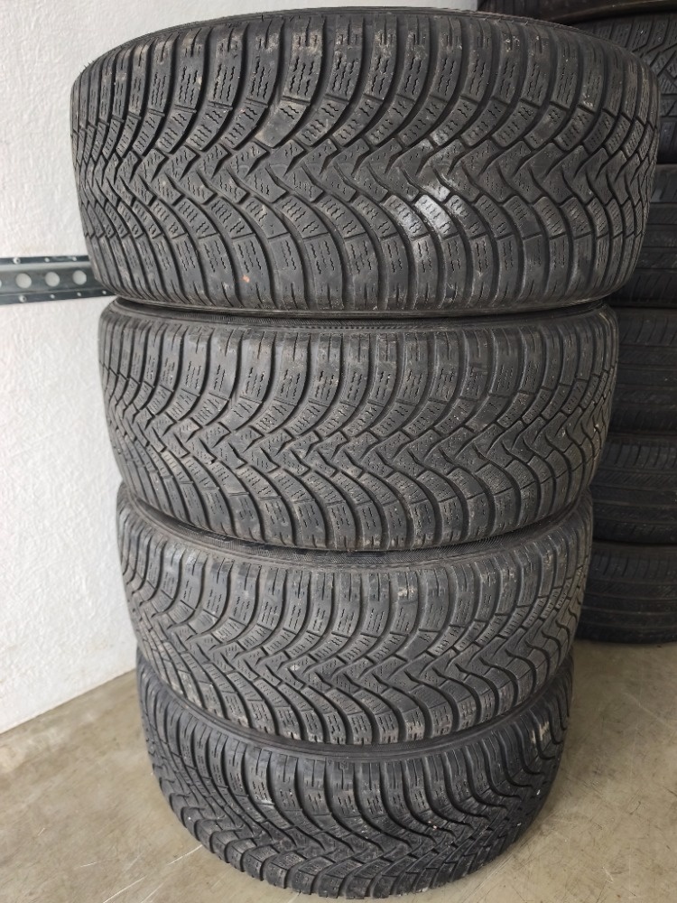 235/50 R19 zimní