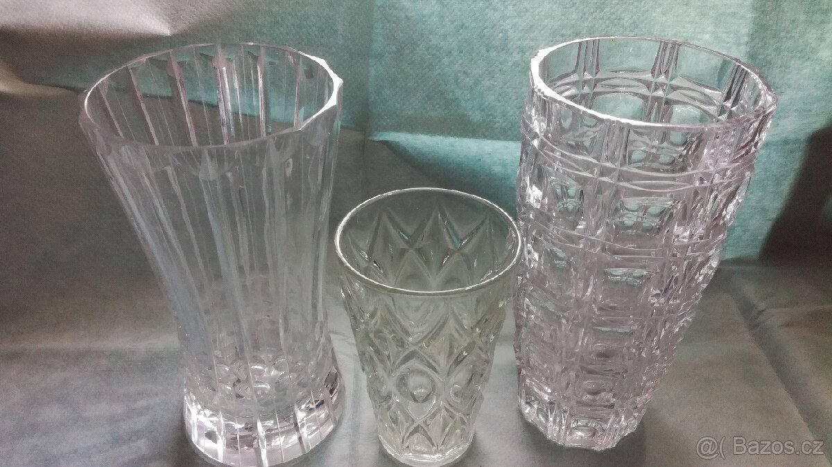 Skleněné vázy, vázy ze skla, strojně broušené vázy