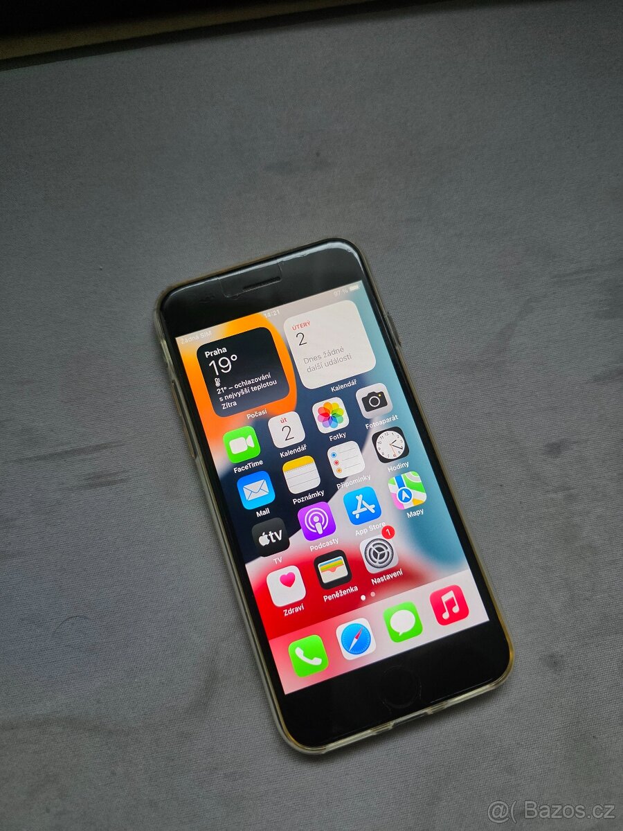 Iphone 7, 32GB + průhledný kryt