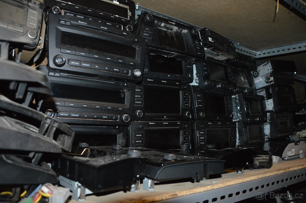 Rádio Bolero Amundsen swing dotykový display škoda VW