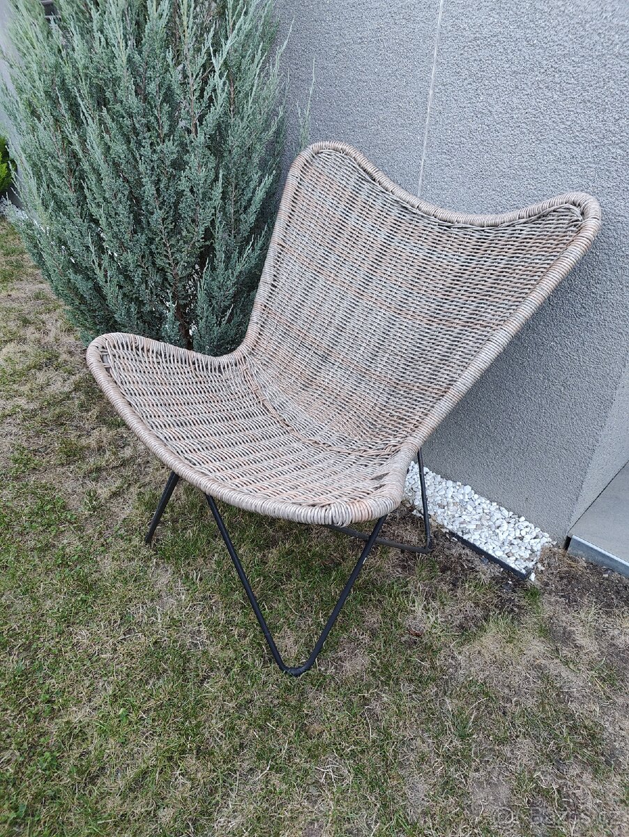 Zahradní křeslo Jysk Vallestrup pěkný stav
