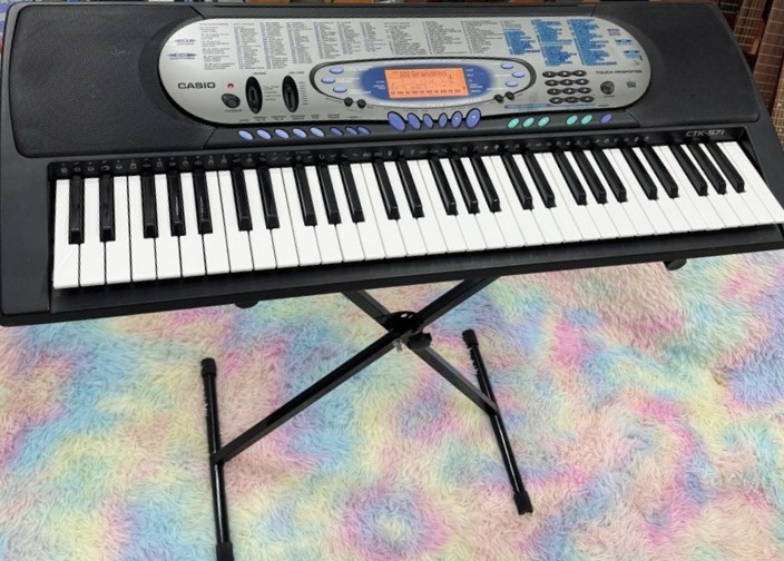 Klávesy za poloviční cenu, moc pěkné značkové  pro začáteční