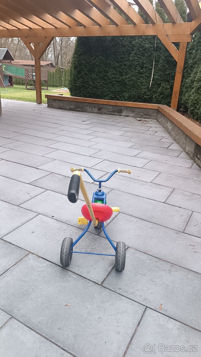 Dětská tříkolka