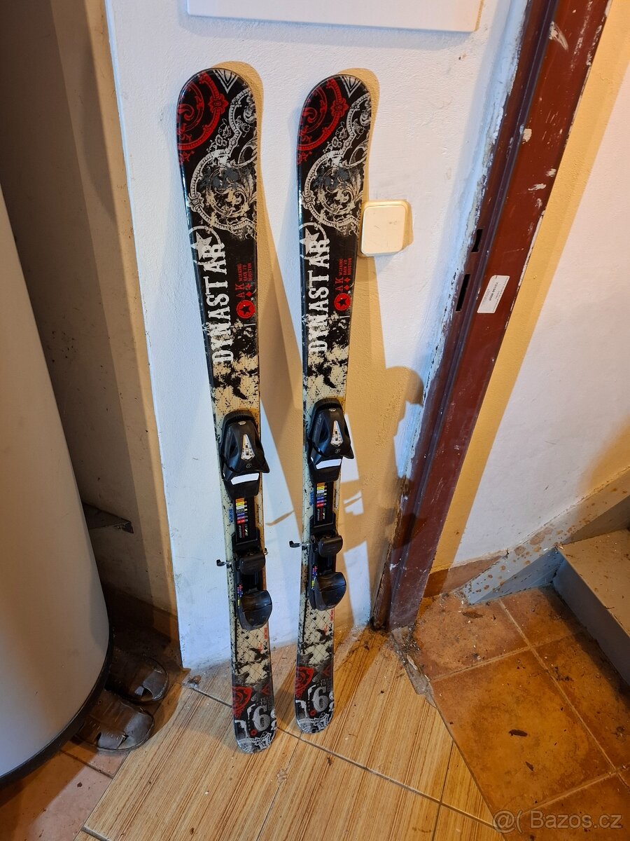 Sjezdové lyže 135cm