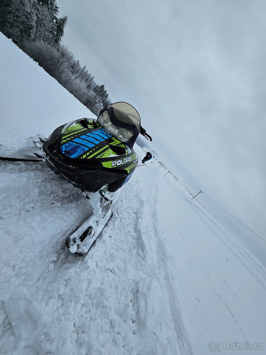 Sněžný skutr polaris rmk900