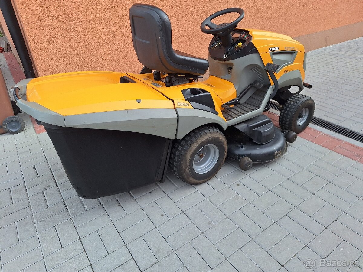 Výkonný zahradní traktor STIGA-22 Hp - Kohler