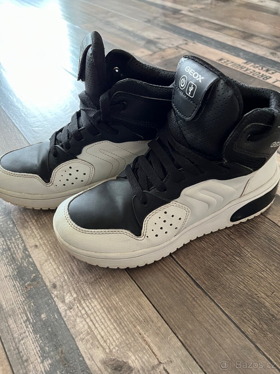 Geox vel. 35