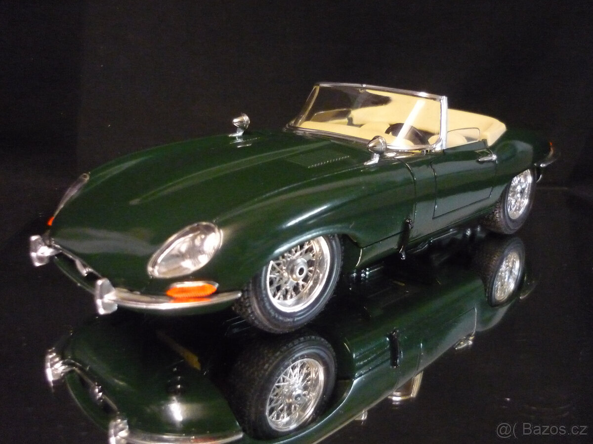 Jaguar E Type Cabriolet zelený Bburago 1/18