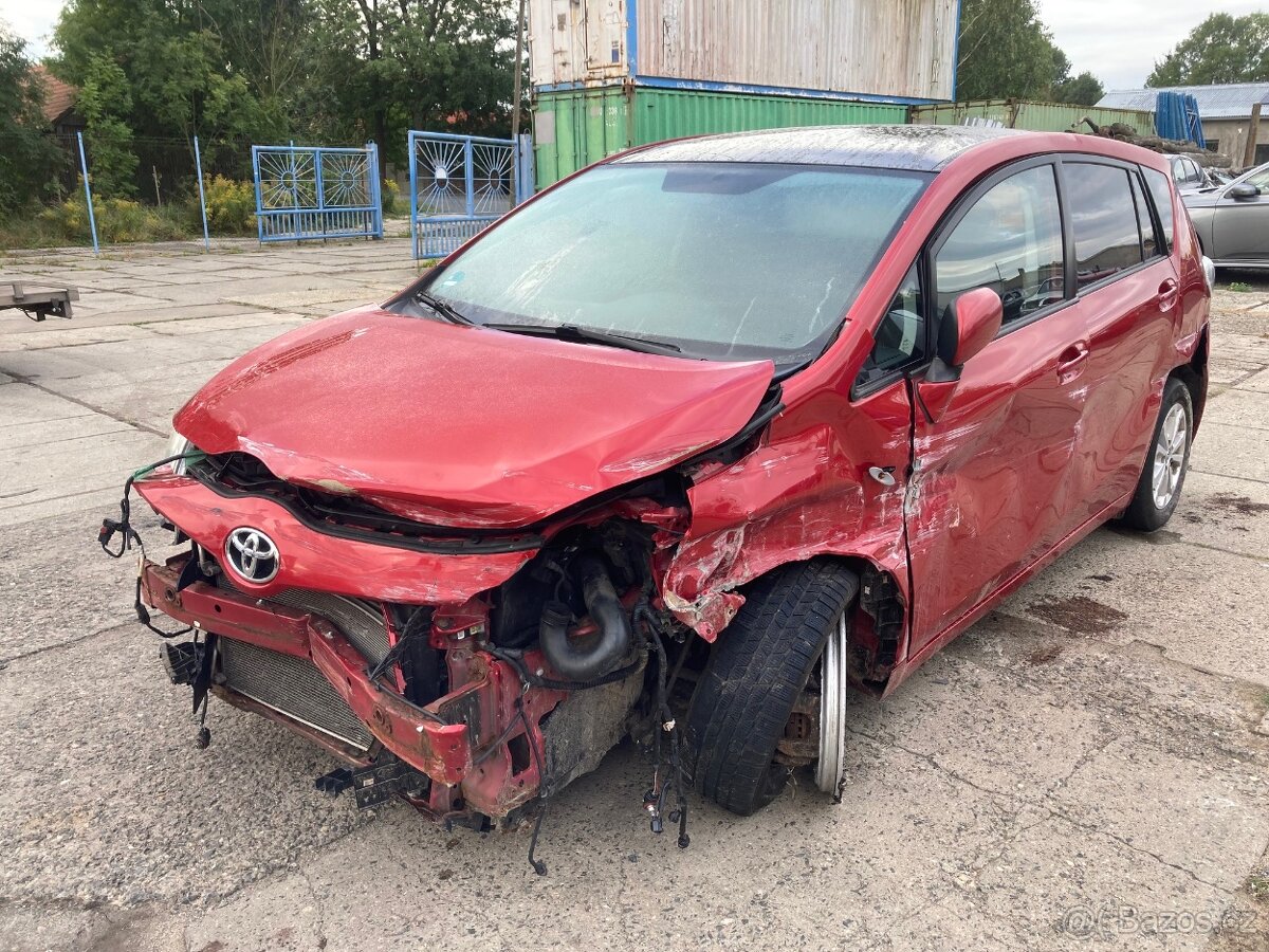 Toyota Verso panoramatická střecha 2.0 D4D 93 kW