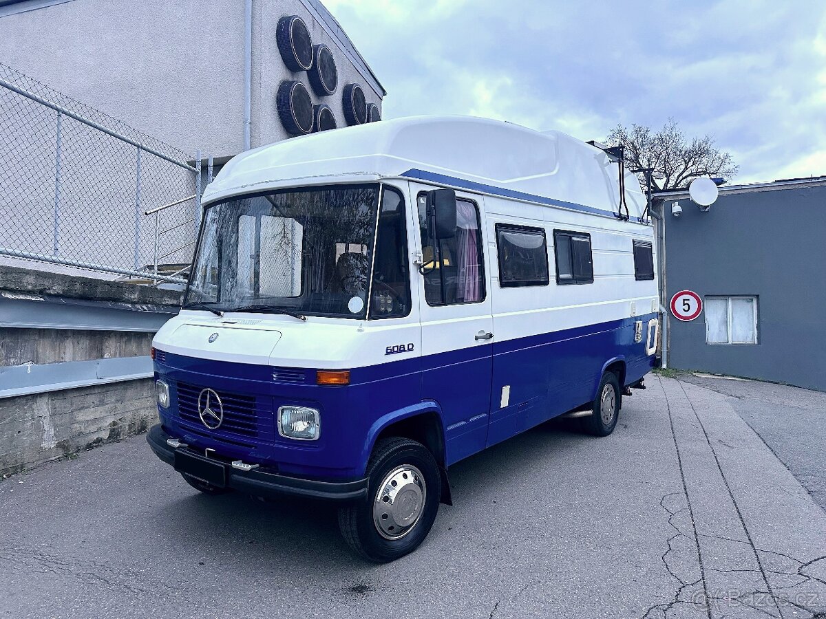 Mercedes-Benz 608D Obytný vůz