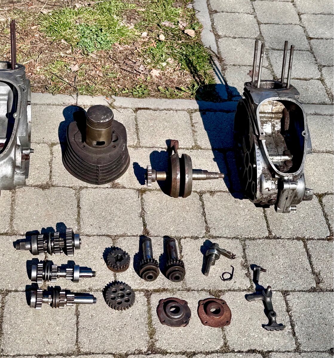 Jawa ČZ kývačka půlbuben, ČZ - díly motoru