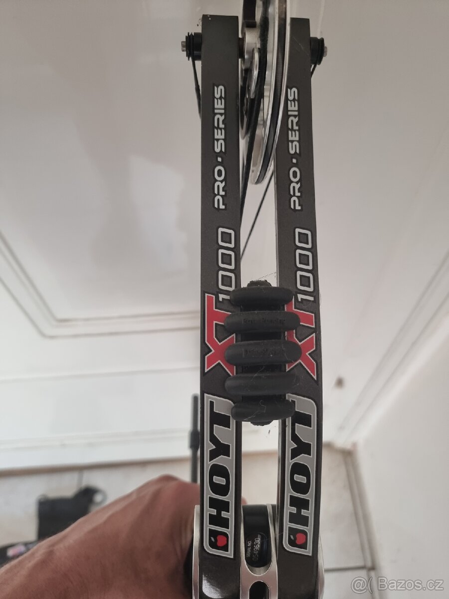 Prodam zavodni kladkovy luk hoyd XT 1000 pro series