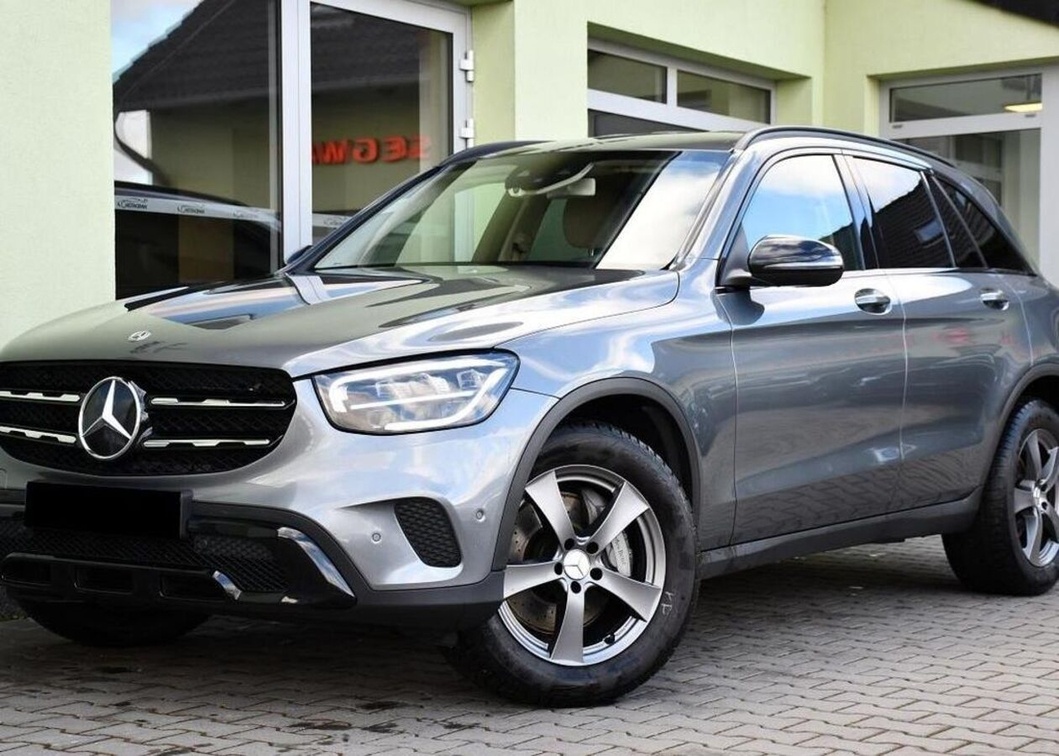 Mercedes-Benz GLC 220d 4MATIC N.TOP LED CARPLAY