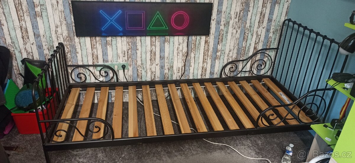 Dětská kovová postel ikea