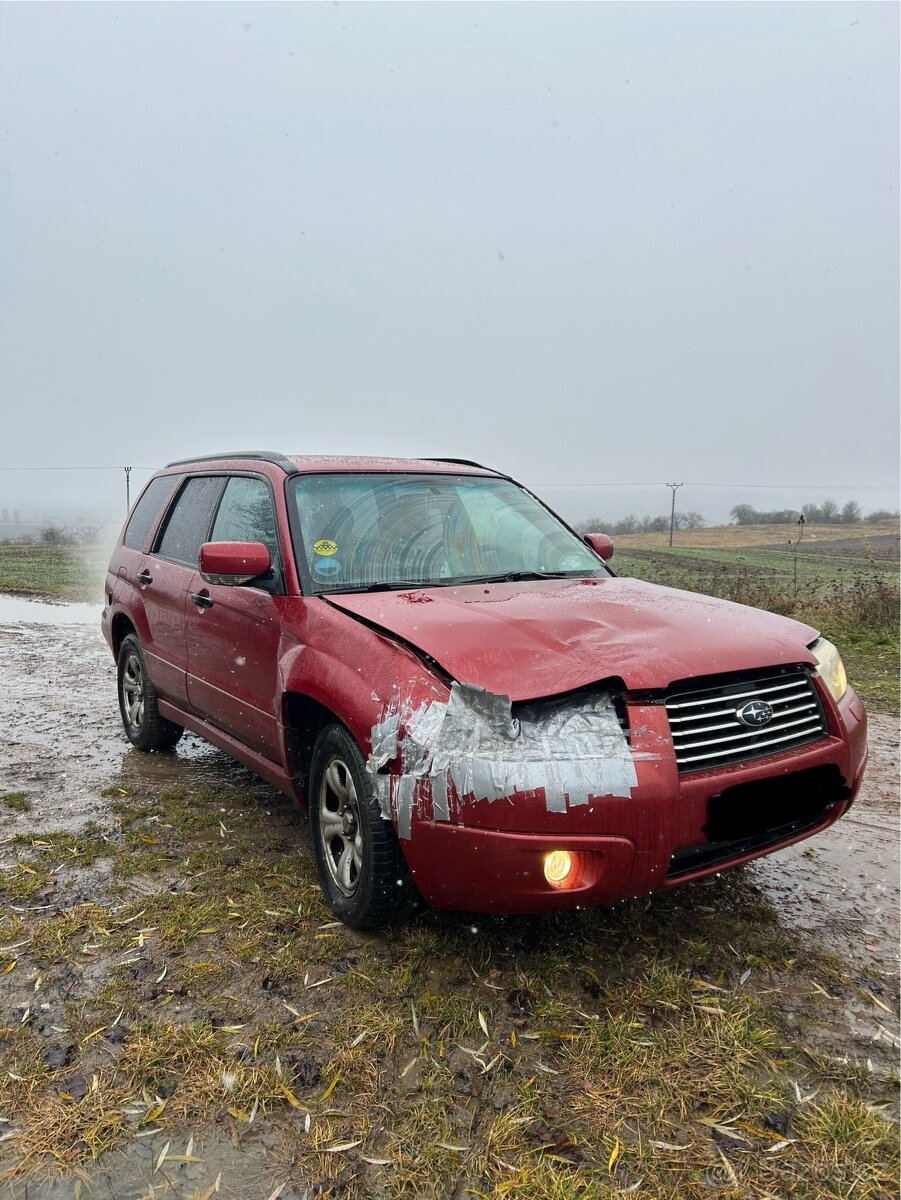 Subaru forester SG 2.0 116kw , manuál