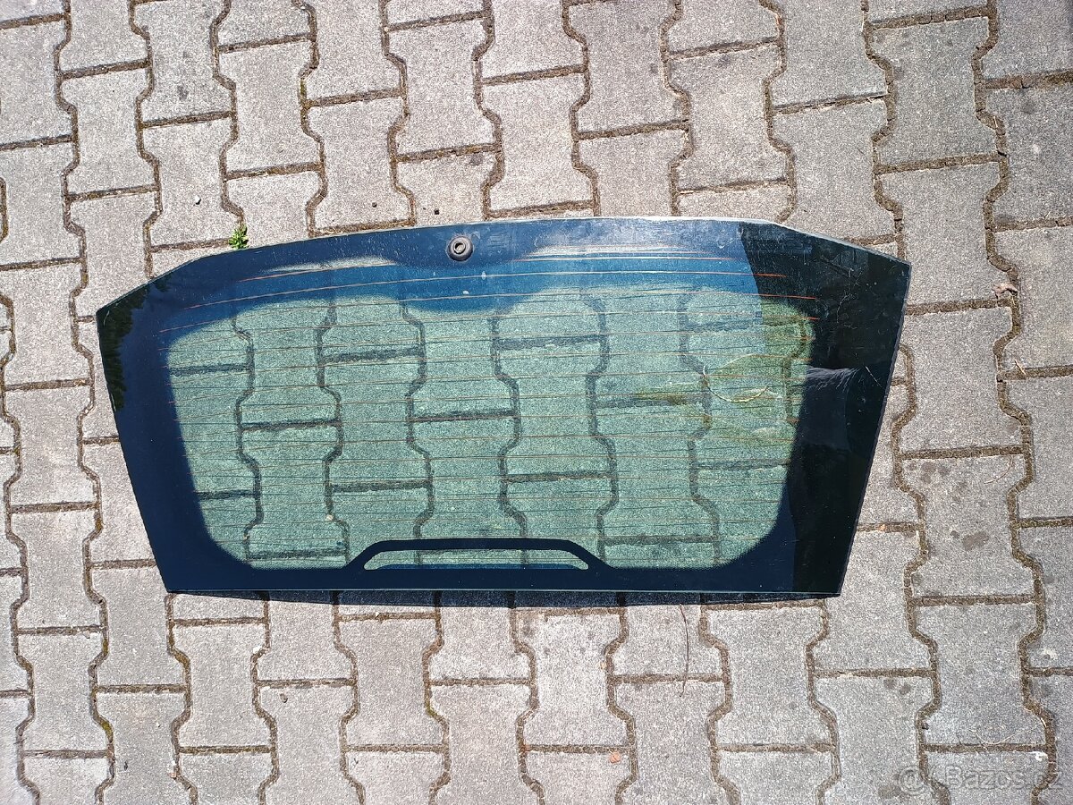 Zadní sklo na Opel Vectra C kombi